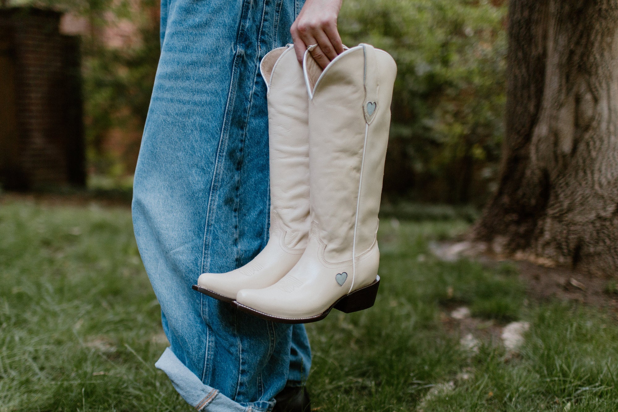 the boots are here